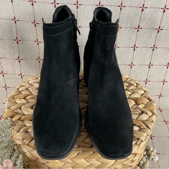 Zodiac “Larsen” Black Suede Ankle Boots Sz 6 Arch Support Comfy Booties NWOB - Picture 5 of 9